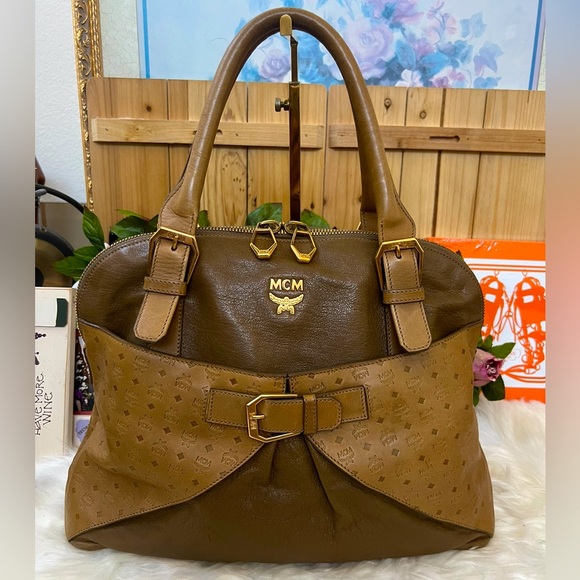 ⭐️MCM Handbag Embossed Leather Made in Italy